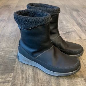 Chaco Waterproof Boots Wool Lined Women’s 9.0